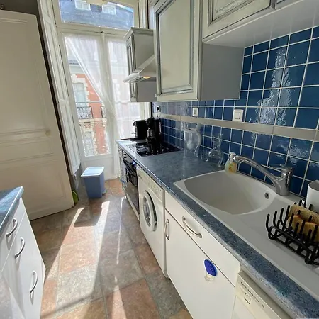 Lumineux Avec 2 Ch. Au Coeur De - Fr-1-812-70 Apartman